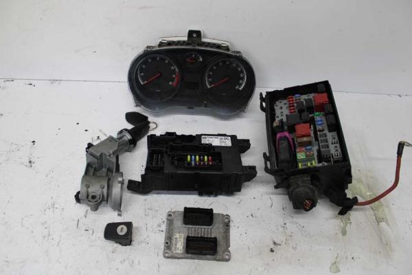 BOITIER COMPLET OPEL CORSA D 1.2 ESSENCE CODE Z12XEP - Vue 1